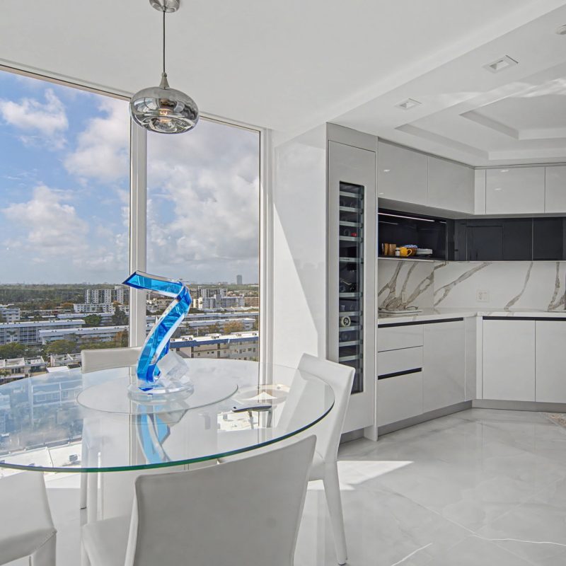 23-web-or-mls-2600-island-blvd-1201