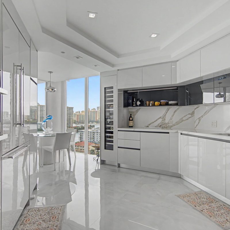 24-web-or-mls-2600-island-blvd-1201