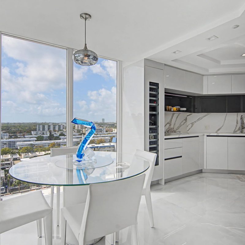 26-web-or-mls-2600-island-blvd-1201